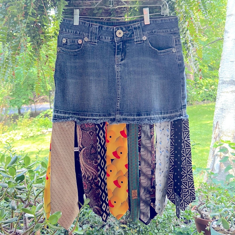 DENIM TIE SKIRT - Picture 2 of 8